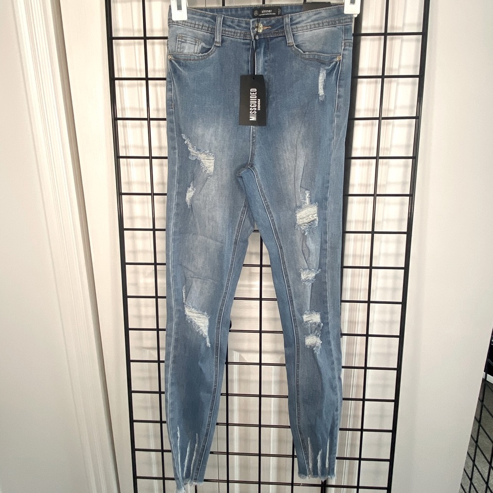 NWT Missguided Highwaisted Ripped Skinny size 4R